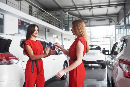 auto-business-car-sale-deal-gesture-and-people-2021-08-29-02-26-15-utcECO auto-business-car-sale-deal-gesture-and-people-2021-08-29-02-26-15-utcECO